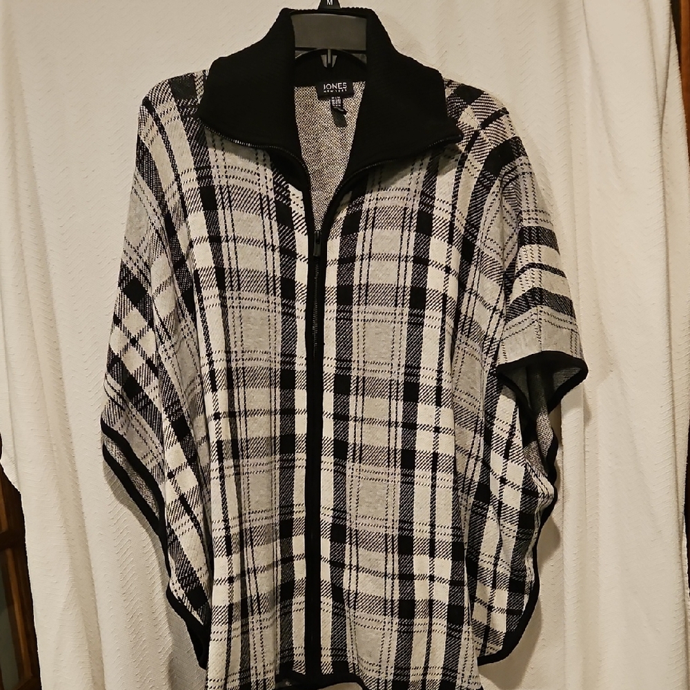 Jones New York Black and White Plaid Poncho